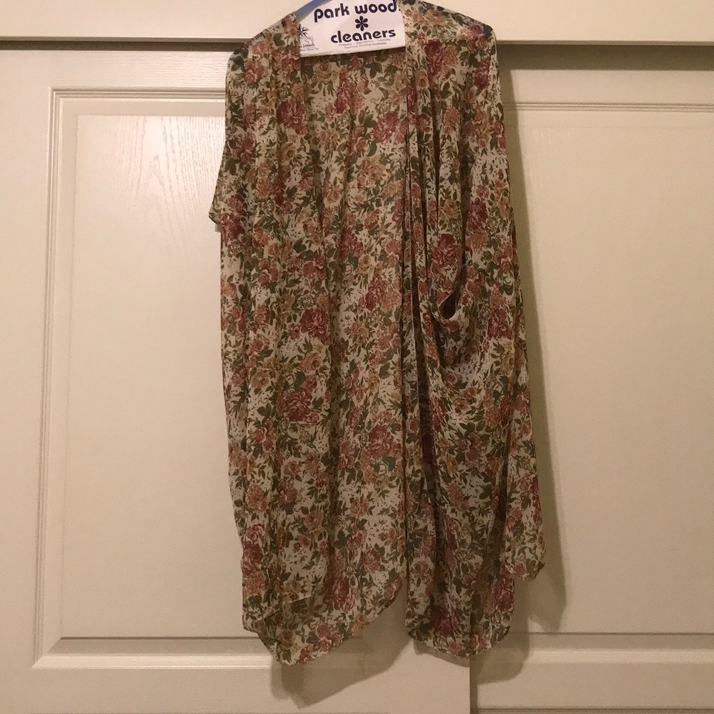 Floral brandy Melville Alexis kimono